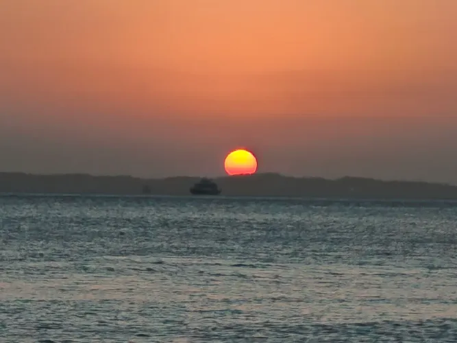 Vaga para Garçom, Ajudante de Cozinha e gerente de Barraca de Praia!