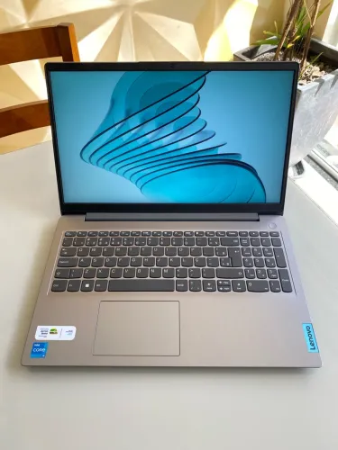 Notebook Lenovo i5 11TH, 8GB RAM, 256GB SSD NVME, Full HD