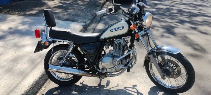 SUZUKI INTRUDER 250