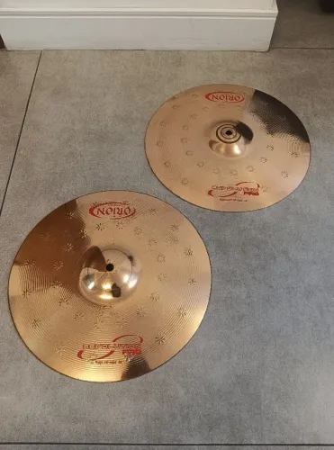 ## Pratos chimbal para bateria Orion Revolution 14, bronze B10, novíssimos, oportunidade!
