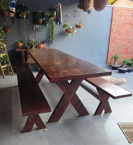 VENDO MESA DE MADEIRA MACIÇA