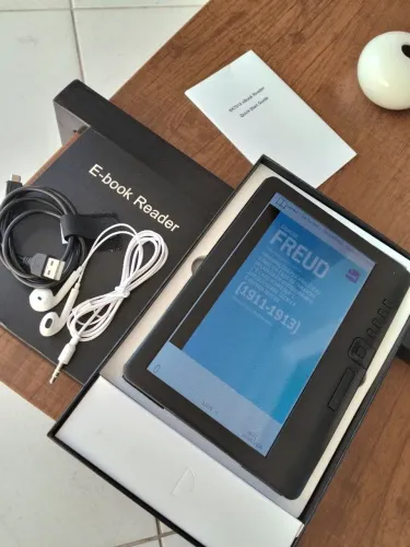 E-book Reader 7 Portátil + Capinhas e Acessórios na caixa 230,00