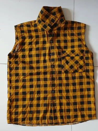 Conjunto de roupa de quadrilha masculino veste até 10 anos . $60 Reais.