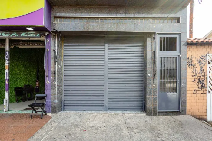 Loja na Avenida Manuel Pimentel, 102 140 m²