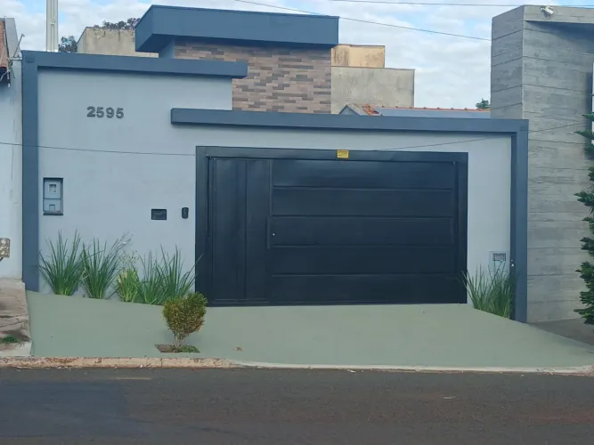 Linda casa a venda