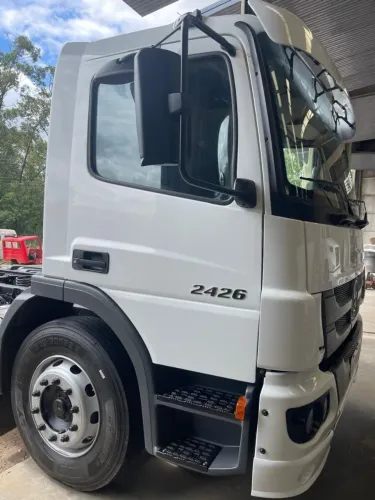 Vende-se caminhão Atego cabine bolha 2014 14