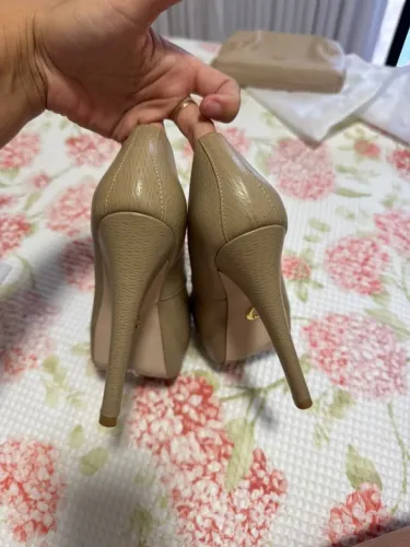 Peep toe