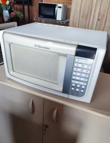 MICROONDAS ELECTROLUX 31 LITROS BRANCO - ENTREGAMOS