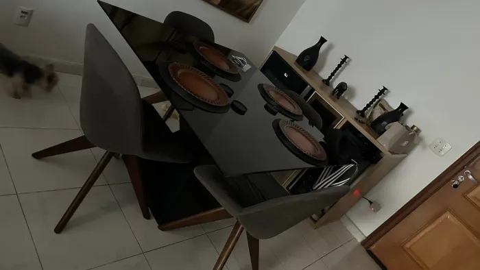 Jogo de mesa com cadeiras