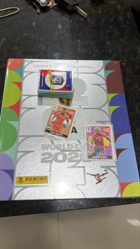 Vendo kit álbum da copa capa dura prata + 100 figurinhas 