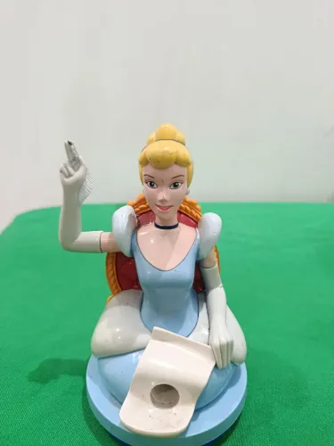 Dispencer de M&M da Cinderela