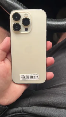 iPhone 14 Pro dourado