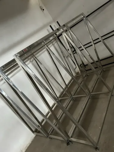 arara de aço inox para loja
