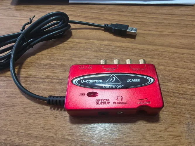 Placa de áudio Behringer USB