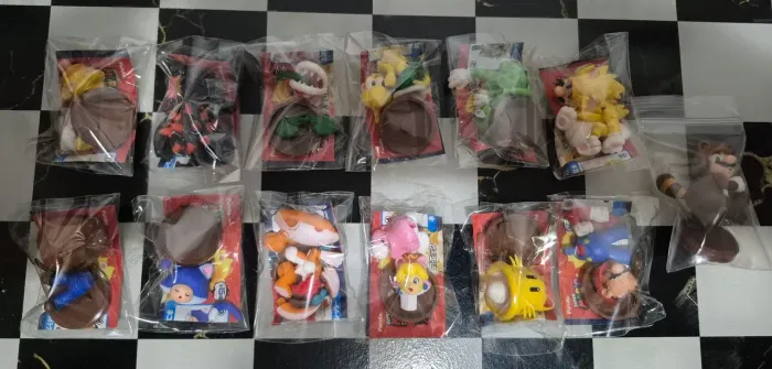 Coleção Mario Chocoegg 3d World quase completa 13/16
