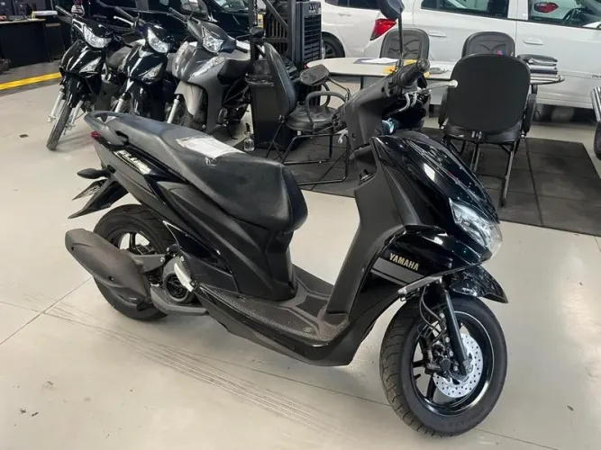 YAMAHA FLUO 125 2024