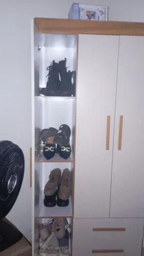 Vendo guarda roupa 3 portas