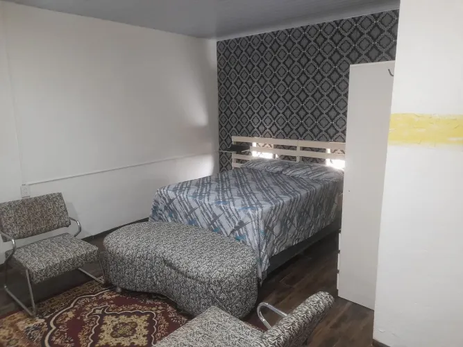 Alugo Apartamento tipo kitinet mobiliado solteiro sem filhos e sem animais.