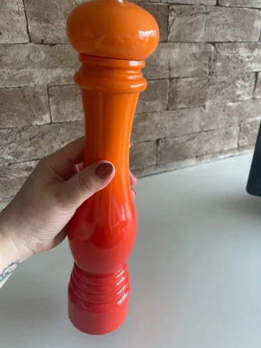 Moedor Grande Le Creuset (SOMENTE RETIRADA)