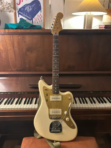 squier jazzmaster j mascis