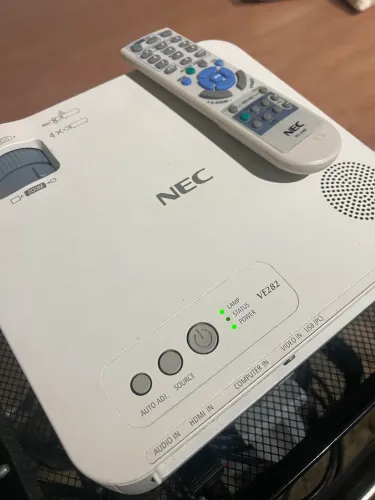 Projetor NEC VE282 HDMI + Lâmpada Nova + Controle