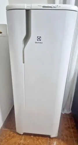 GELADEIRA ELECTROLUX RE31