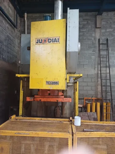 Prensa Excêntrica Freio Fricção Jundiaí TCI 200 F6 - 200 Toneladas