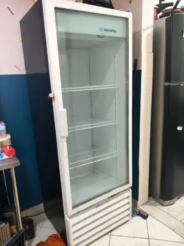 Geladeira expositora metalfrio à venda
