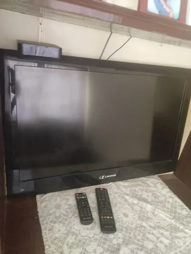 televisão e aparelho 500,00 funciona normal