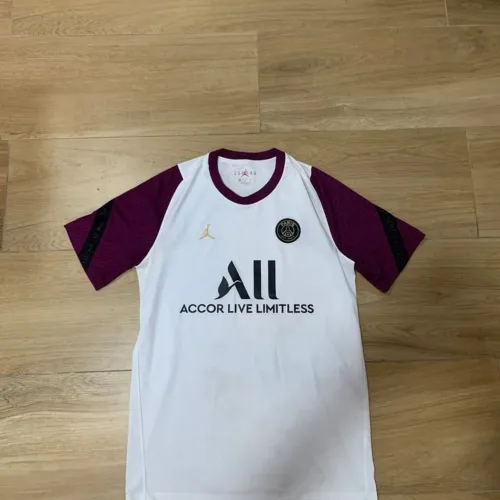 Camisa PSG TAMANHO G .... 'Collab Jordan "