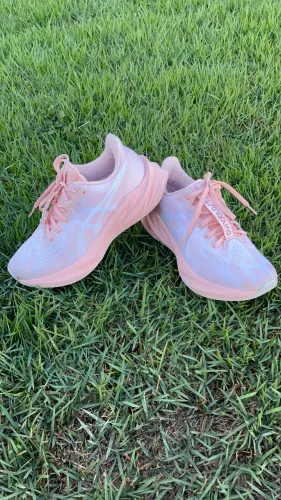 Tênis asics Tamanho 36 *