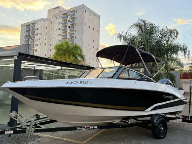 LANCHA VENTURA 195 CROSSOVER 2022