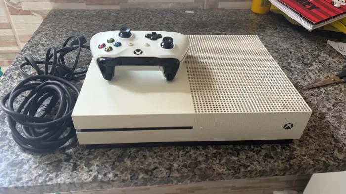 Xbox One S 500GB Branco com Controle Original