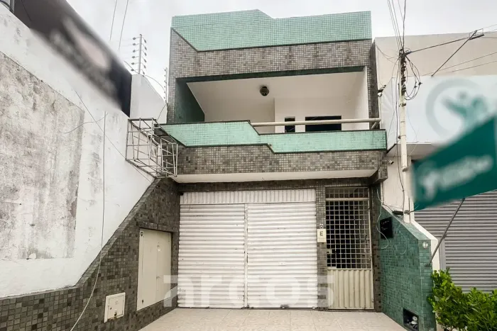 Prédio com 5 Kitnets e Renda no Luzia 460m² na Nestor Sampaio
