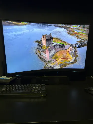 Monitor Samsung Odyssey G6 27? QHD 240Hz Curvo
