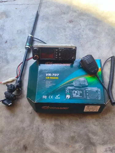 Rádio px Voyager 707
