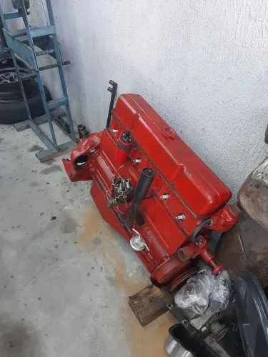 Vendo motor 261 original da C10. 