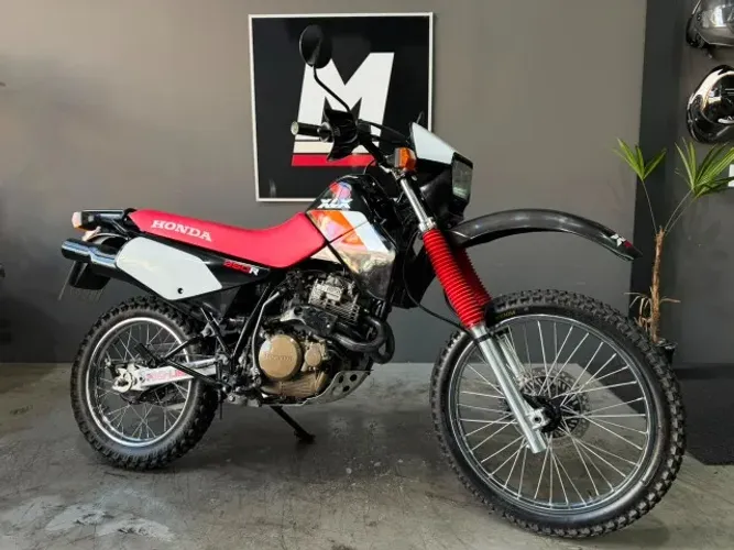HONDA XLX 350R 1988 - Impecável - Restaurada - Placa preta