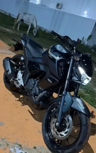 YAMAHA FZ25