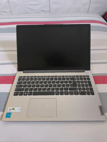 Notebook Lenovo Intel Core i3 13º Geração 8GB RAM 256GB SSD Tela 15,6" Windows 11