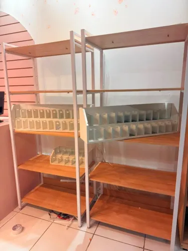 Estante organizadora para lojas e livros