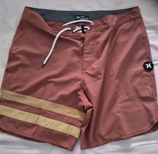 Bermudas hurley, ripcurl originais. 