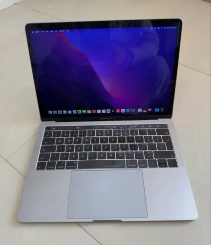 MacBook PRO i5 256GB