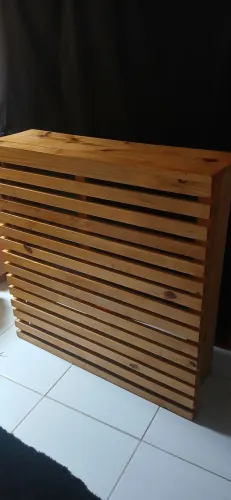 Vendo uma mesa e um balcao ideal para qualquer estabelecimento ambas de madeira pura