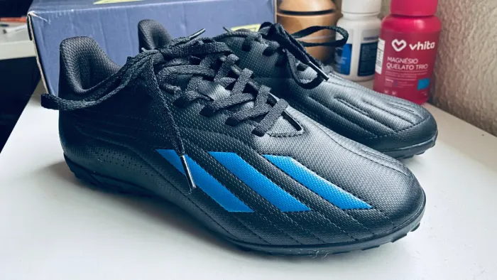 Chuteira Society Adidas Deportivo II Unissex - Azul Royal+Preto