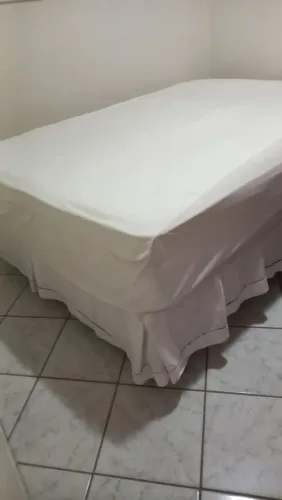 Vendo está cama box com colchão