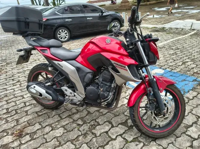 YAMAHA FZ25 2021 | 43.000 km R$ 17.800,00