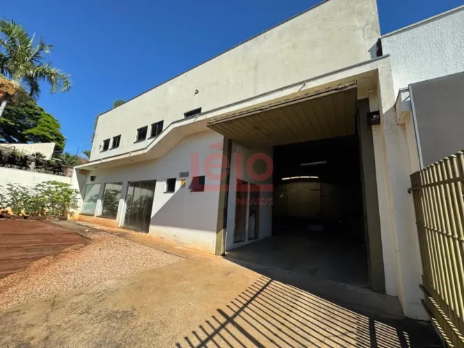 Barracão para marcenaria no Jardim Higienópolis em Maringá, com 440 m²