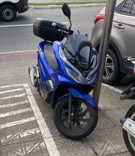 Urgentíssimo Vendo moto Honda autom. PCX 16.500 