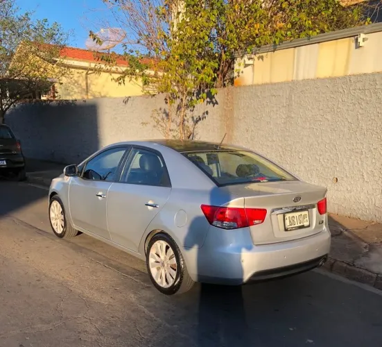 Kia Motors Cerato 1.6 16V Aut. 2011